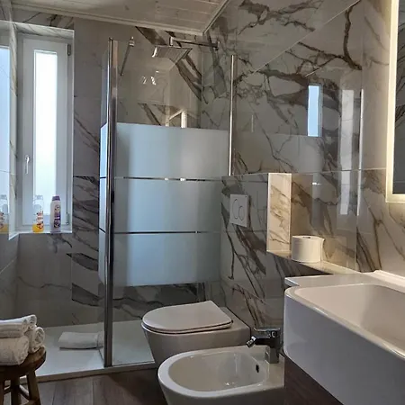 Appartamento Lovely Suite, Joy , Luxury Romantic With Jacuzzi, Center Verona