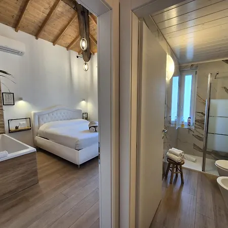Appartamento Lovely Suite, Joy , Luxury Romantic With Jacuzzi, Center